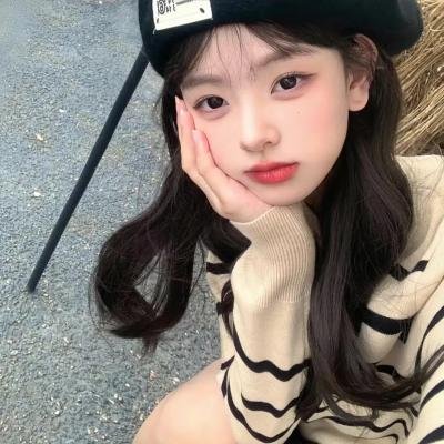 圈子里的男孩 剧照